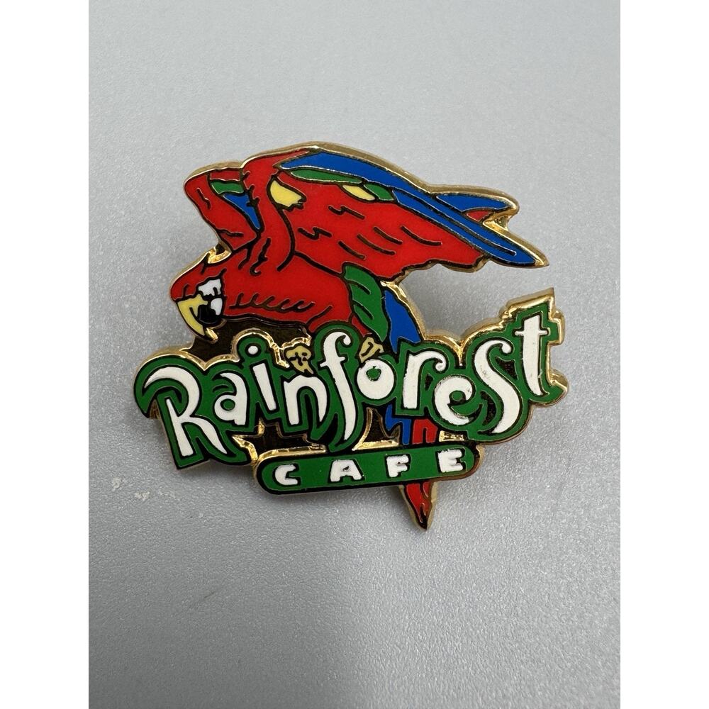 RAINFOREST CAFE Rio Red Parrot Bird W/ Logo Lapel Hat Pin